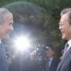 [포토]해리스 주한미국대사 반기는 文 대통령