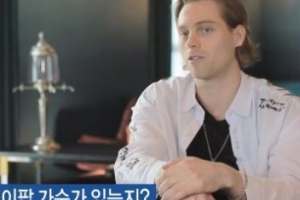 빌보드 1위 밴드가 한국서 구매한 걸그룹 앨범은?