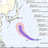 태풍 잇단 발생…제21호 ‘부알로이’ 일본 도쿄 남쪽 덮칠 듯