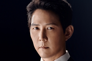 ‘보좌관2’ 국회의원 이정재, 메인포스터 공개 “치욕 삼킨 비장美”
