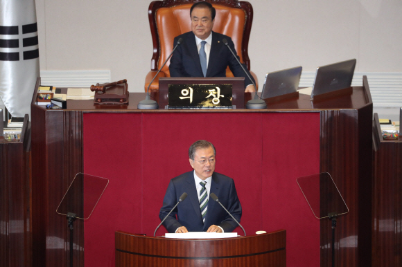 문재인 대통령이 22일 국회에서 2020예산안 관련 시정연설을 하고 있다. 2019. 10.22.  도준석 기자 pado@seoul.co.kr