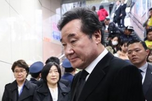 이총리, 일본인 구하다 숨진 고 이수현씨 추모