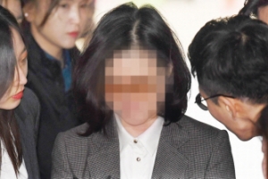 정경심 잡기 위한 무리한 기소였나… ‘공소장 변경 불허’ 새 변수