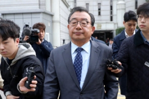 ‘세월호 보도 개입’ 이정현 2심 벌금형… 의원직 유지