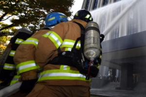 장례식장 가던 소방관들, 터널 차량 화재 진압