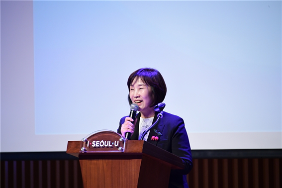 축사를 하는 김혜련 위원장