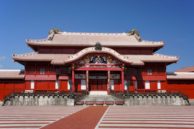 일본 오키나와 나하의 슈리성의 중심건물인 정전(세이덴).  위키피디아