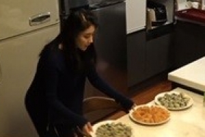 ‘집사부일체’ 김건모 본가에서 일하는 ‘♥장지연’ 포착