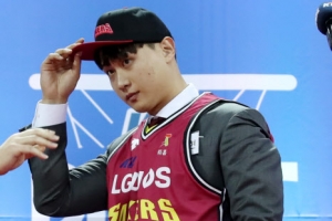 [포토] KBL 2019 1라운드 1순위는 고려대 박정현