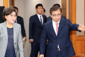 ‘김, 다음달 북미정상회담 정해놓았다’ 헛소동 국정원 국감 브리핑 바꿔야