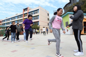 노는 게 곧 배움… 학교, 아이들 ‘놀 권리’에 주목하다