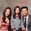 ‘99억의 여자’ 오나라, 이지훈과 부부 호흡 ‘가족사진 보니..’