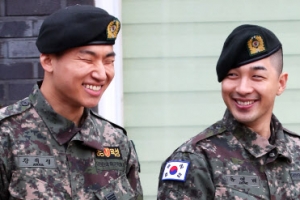 [포토] ‘너무 좋아~’ 전역한 태양과 대성