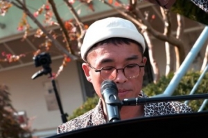 ‘집사부일체’ 새 신랑 김건모, 아내 위한 루프탑 세레나데