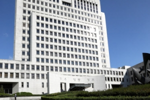 성추행한 아버지 “그런 적 없다”고 말 바꿔준 딸… “진술 번복한 사정 고려” 아버지 실형 확정