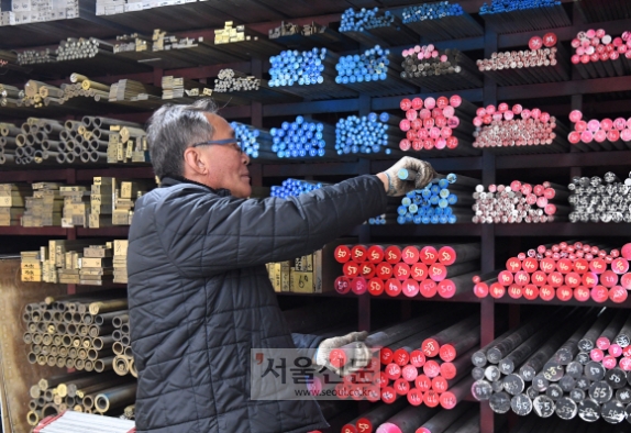 [한 컷 세상] 따뜻한 철근