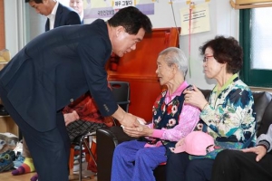 발품 팔아 챙긴 어르신 목소리