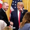 탄핵 공개청문회 첫날 에르도안 만난 트럼프… 노골적 터키 편들기