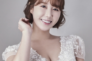 나비 결혼, 단아한 웨딩드레스 자태 공개 ‘청순 미모’ [EN스타]