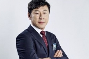 ‘뭉쳐야 찬다’ 신태용 감독 출연, 안정환과 인연 ‘역대급 매치’