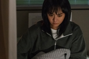 ‘유령을 잡아라’ 문근영X김선호, 당직실 동침 포착 “관계 변화 생긴다”