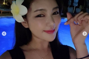 [포토] 송가인, 사랑스러운 수영복 자태