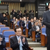 ‘기득권 세력’ 낙인찍힌 86그룹… 쇄신·용퇴 요구에 술렁이는 與