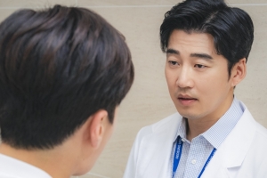 ‘초콜릿’ 윤계상 VS 장승조, 날카로운 눈빛 교환 “숙명의 라이벌”