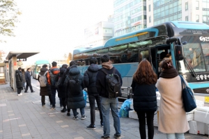 서울행 버스 예고 없이 파업… 고양시 ‘8만명 혼란의 출근길’