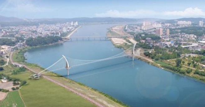 여주시 천송동 신륵사관광지와 연양동 금은모래지를 잇는 현수교 형태의 출렁다리 조감도. 길이 515ｍ에 폭 2.5ｍ로 이르면 내년 6월 착공해서 2022년 말 완공 예정이다.   여주시 제공