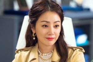 ‘99억의 여자’ 조여정X오나라, 강렬 워맨스 예고 “독보적 女女케미”