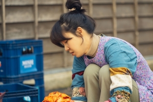 ‘동백꽃 필 무렵’ 김장 중인 공효진 포착 “이별 견디는 중”