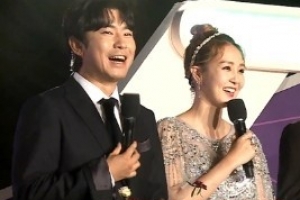 ‘나혼자산다’ 이시언, 부산국제영화제 MC 데뷔 “진땀 돌발상황”