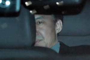 檢, 유재수·조국 동시 소환…‘감찰 무마’ 靑 윗선 향하나