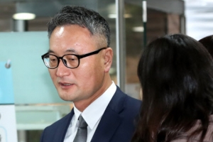 ‘뇌물 혐의’ 이동호 전 고등군사법원장, 구속 이튿날 검찰 소환