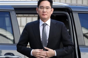 [포토] ‘옷매무새 가다듬고’ 이재용 부회장, 파기환송심 출석