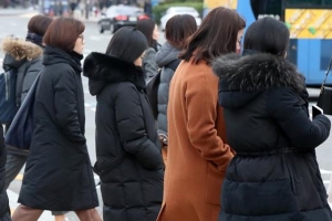 돌아온 은행권 명예퇴직의 계절…“억대 퇴직금받고 나갈까”