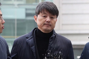 1심 집행유예 받은 유재수…법조계 “실형 면하다니 의아”