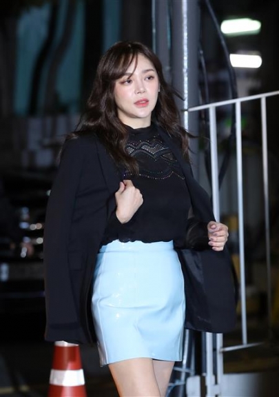 배우 박시연이 28일 오후 서울 강남구 청담동의 한 매장에서 열린 아이웨어 브랜드 컬렉션 론칭 행사에 참석하고 있다. 2019.11.28<br>뉴스1
