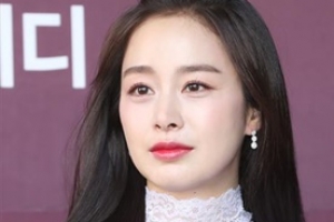 김태희 근황, 흰색 원피스에 돋보이는 미모 ‘역시 김태희’ [EN스타]