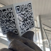 조형물 QR 찍으면 해외안전여행 어플 설치