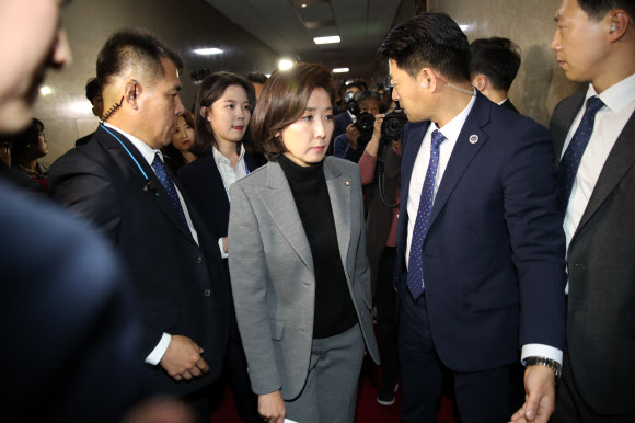 국회의장실 들어가는 한국당 나경원 원내대표