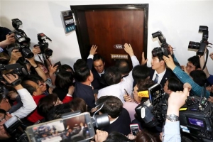 오·권 강제 사임 정당했나… ‘패트’ 무더기 기소 갈린다