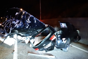 영동고속도로서 카니발 차량, 화물차 추돌 2명 사망