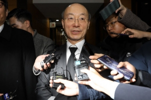 ‘해병대 헬기사고’ 김조원에 시한부 기소중지...검찰 “최종 판단 아냐”