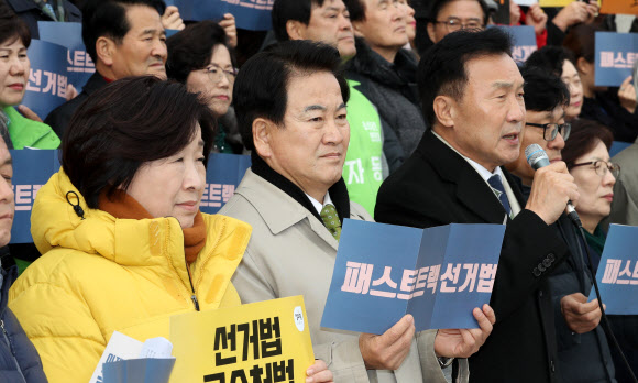 선거제도 개혁완수결의 참석한 3당 대표