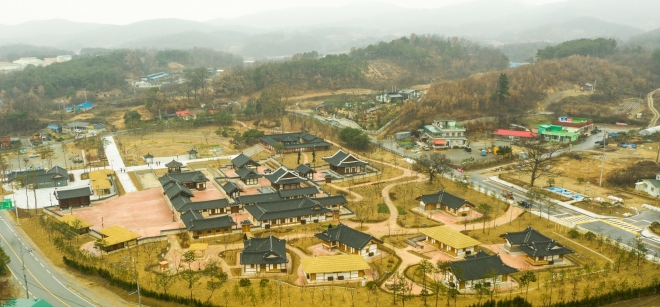 청주시가 165억7000만원을 투입해 착공 2년만에 완공한 초정행궁. 청주시 제공