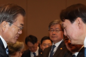 檢, 靑과 일전 불사 의지… ‘알짜 증거’ 비서실에 있다고 판단한 듯