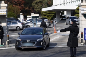靑경고 하루 만에… 文정권 심장부 찌른 檢