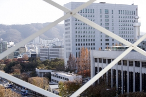 검·경, 수사관 아이폰 놓고 옥신각신…경찰 압색영장 재신청